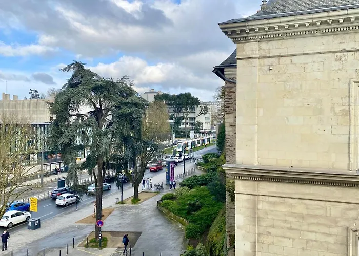 Grand Renove Avec Gout Au Coeur D'angers, Centre Des Congres * Angers